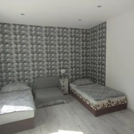 Korona Apartment *